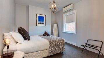 2 Bedroom Deluxe Apartment | 2 bedrooms, soundproofing, iron/ironing board, free cribs/infant beds