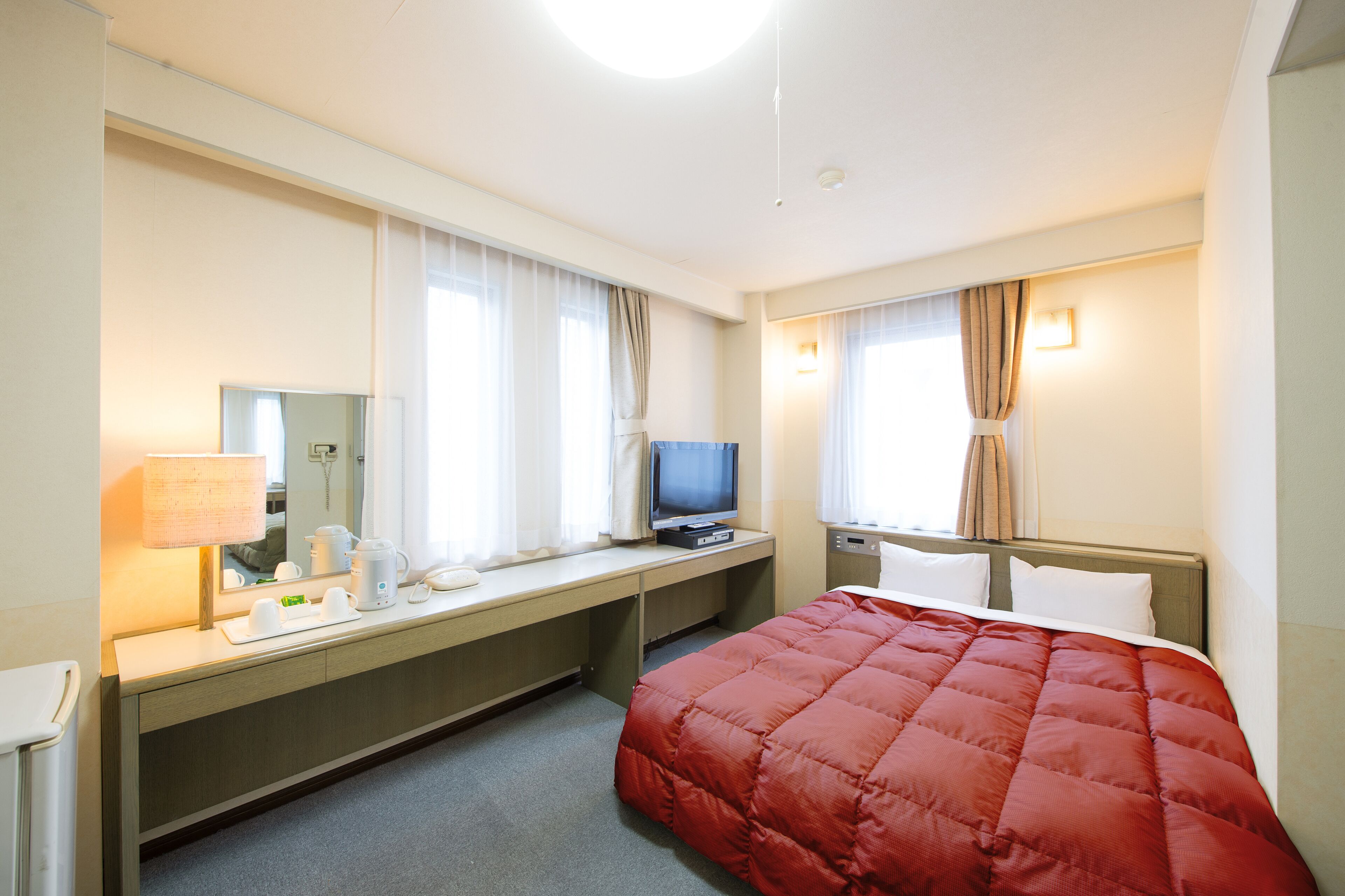 desk, iron/ironing board, free wifi