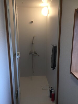 Free toiletries, hair dryer, towels - Heart Hostel and Diner (Ise)