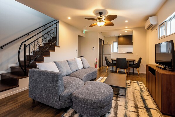 A type | Living area | Flat-screen TV