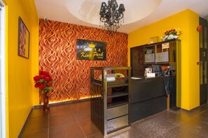 Reception - OYO 44037 King Park Hotel (Lahad Datu)