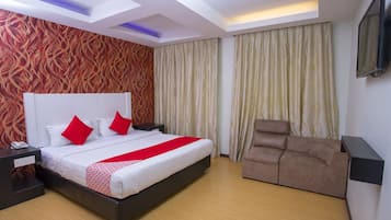 Escritorio, wifi gratis y ropa de cama