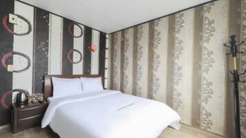 Standard Room | Desk, free WiFi