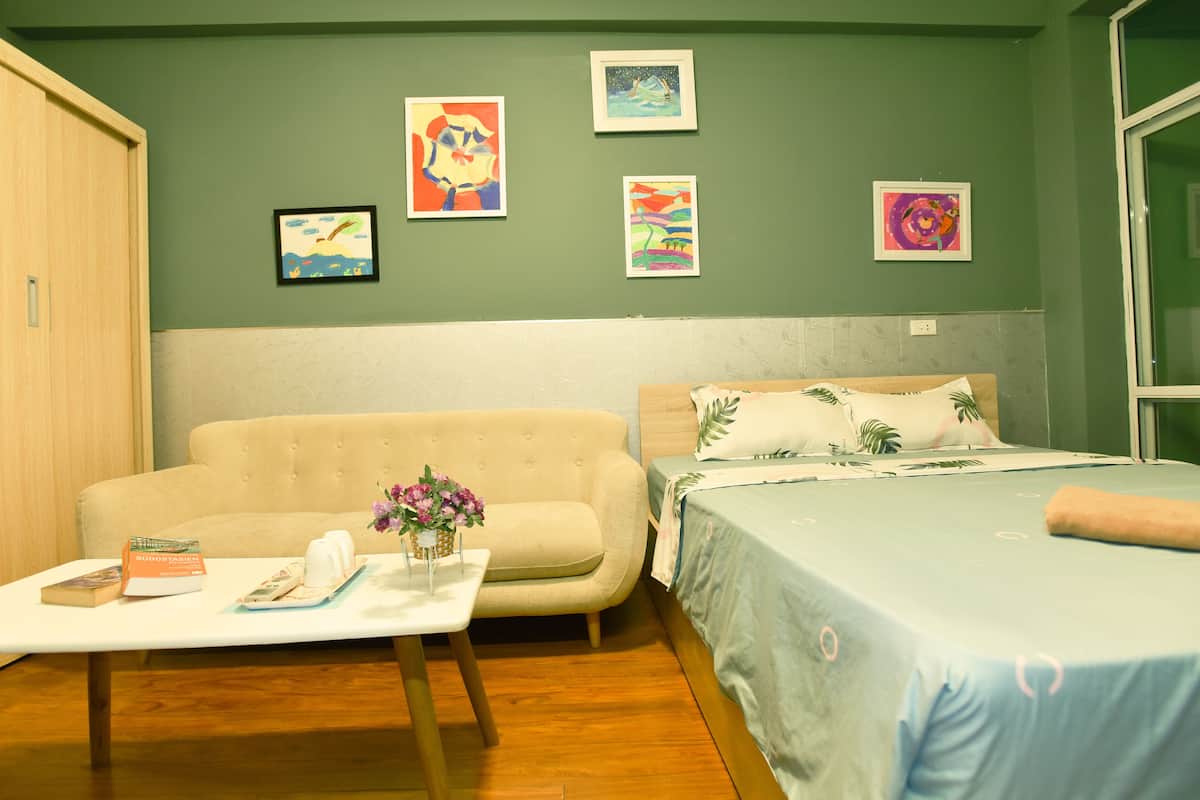 Standard-Apartment | 1 Schlafzimmer, Schreibtisch, schallisolierte Zimmer, kostenloses WLAN