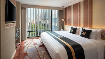 Grand Deluxe Super King Room | Premium bedding, in-room safe, desk, laptop workspace