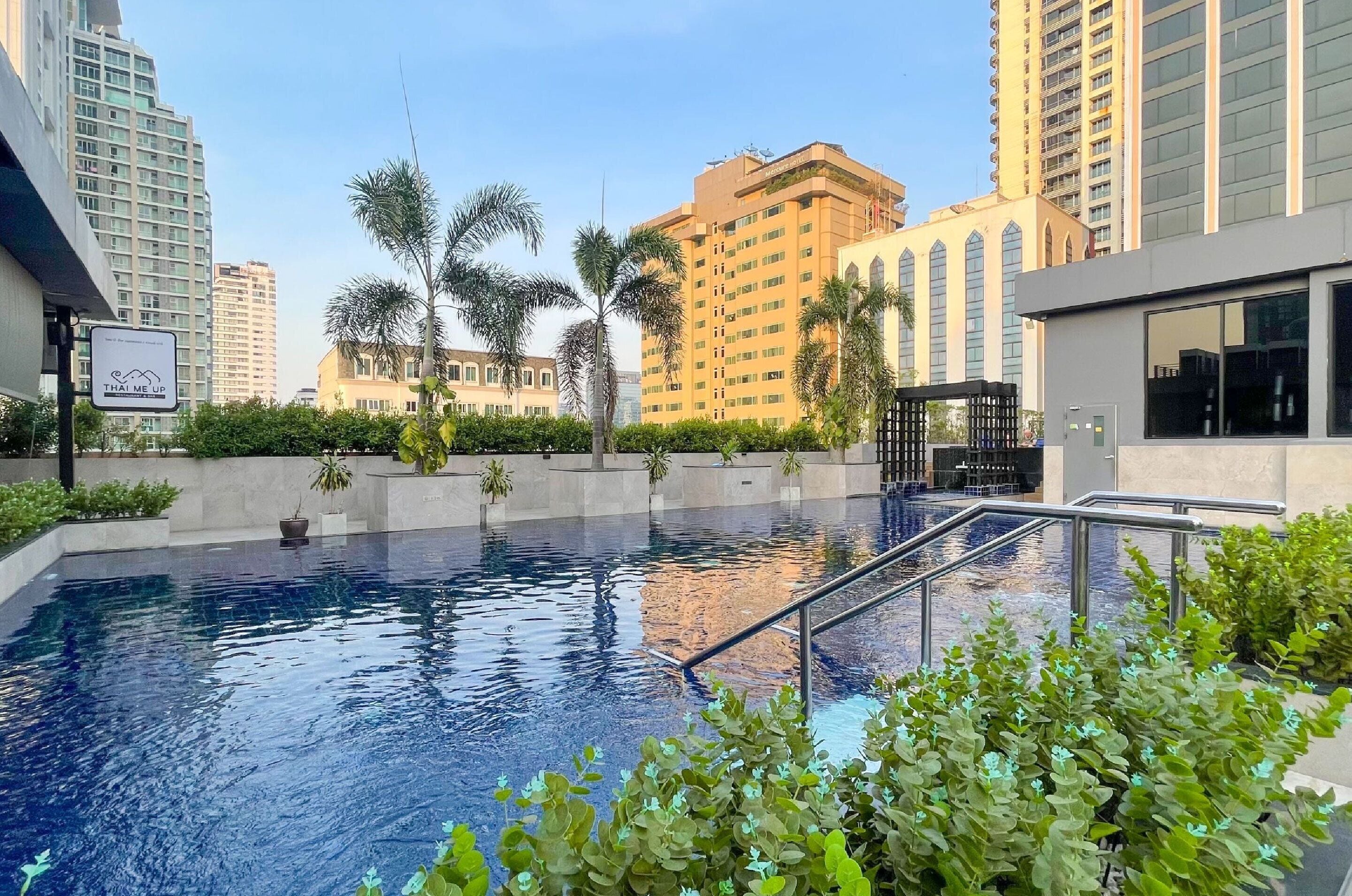 outdoor pool, pool umbrellas