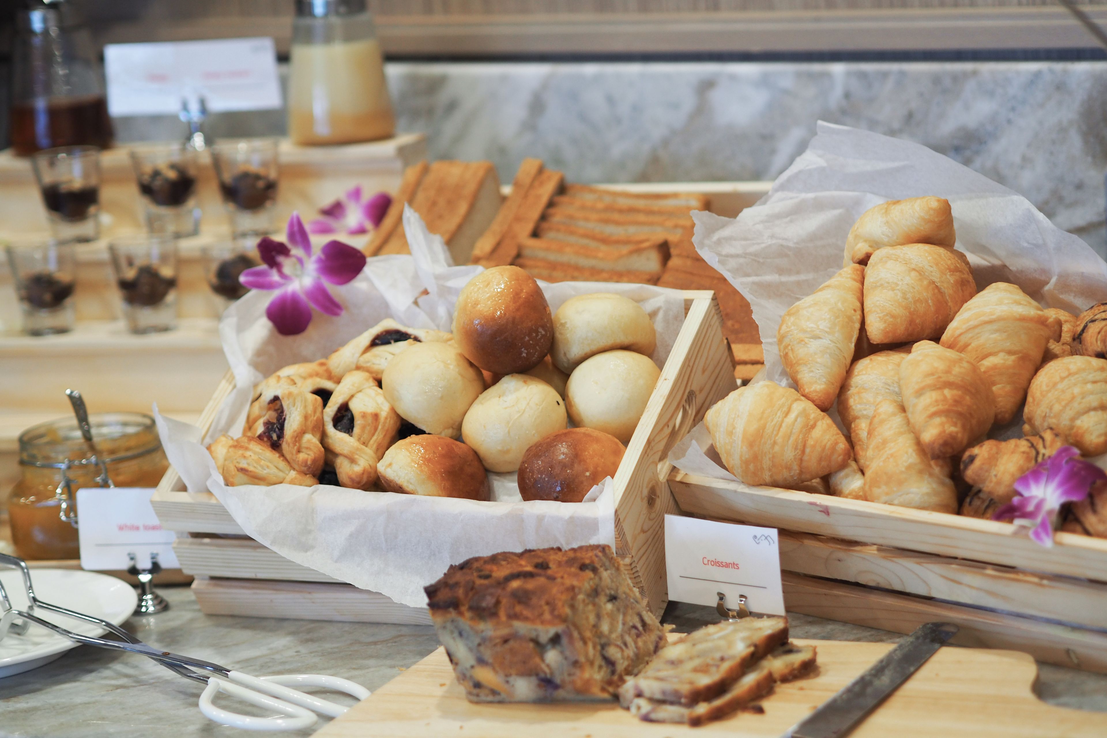 Petit déjeuner buffet servi tous les jours en supplément