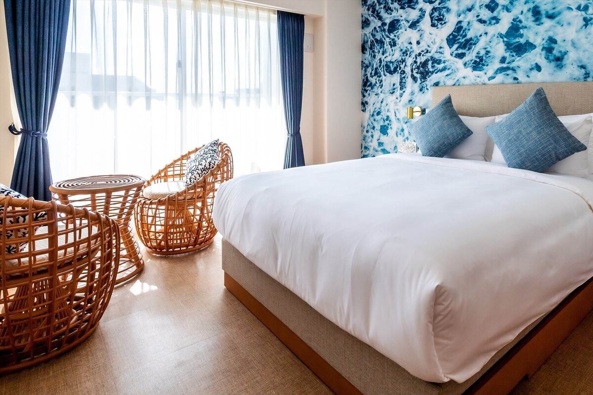 WiFi (free), bed sheets