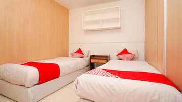 Standard Twin Room | 1 bedroom, desk, free WiFi, bed sheets