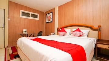 Desk, free WiFi, bed sheets
