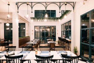 2 restaurants, breakfast, lunch, dinner served; Thai cuisine