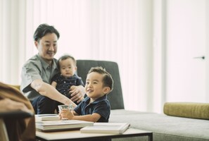 아파트, 침실 3개 (Elumira) | 거실 공간 | 평면 TV