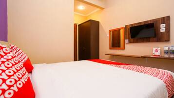 Standard Double Room | Free WiFi, bed sheets