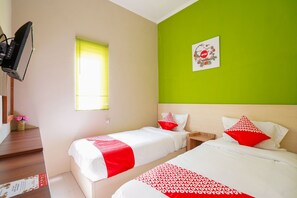 Chambre Standard avec lits jumeaux | Bureau, Wi-Fi gratuit, draps fournis