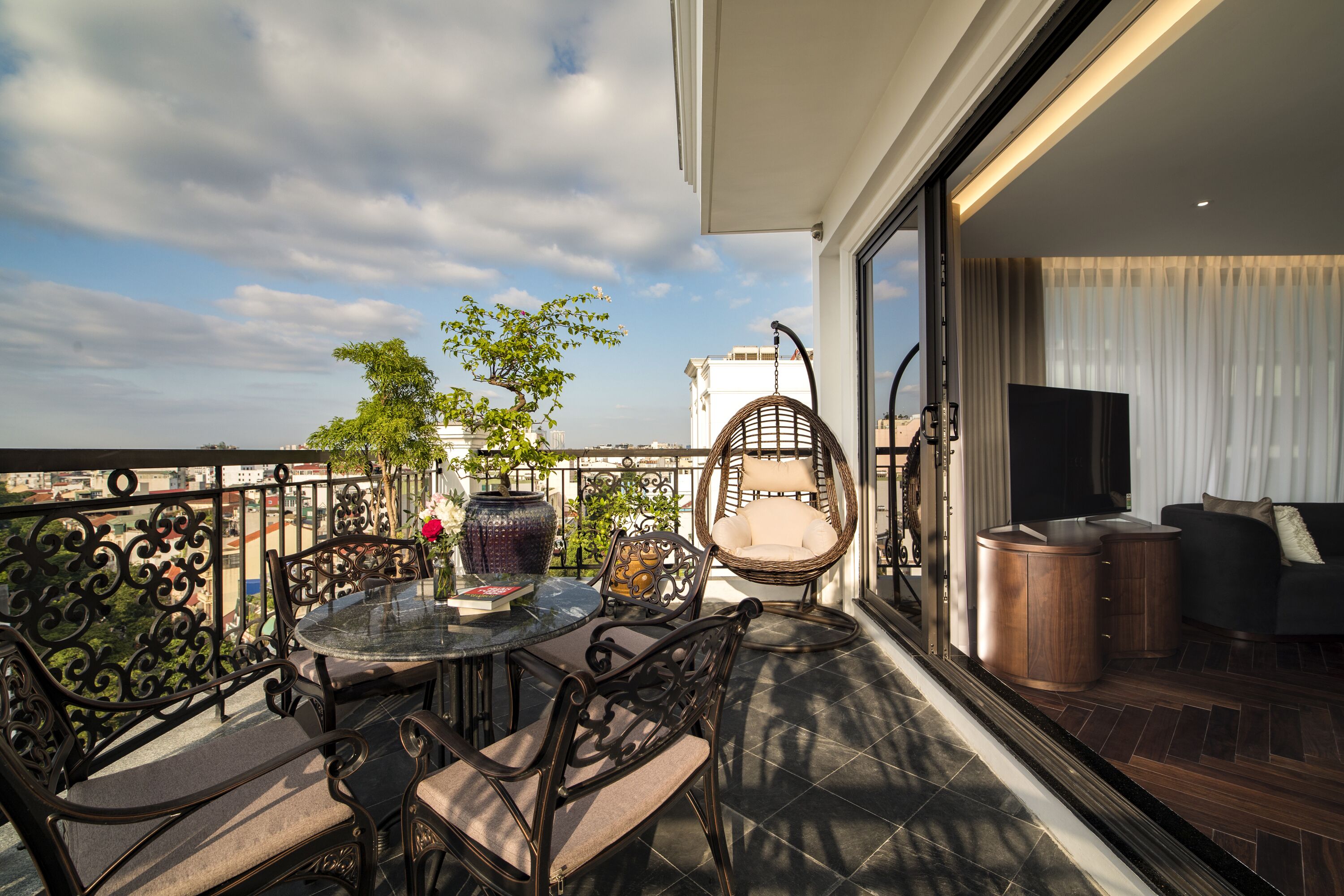 suite with terrace, panorama view | balcony