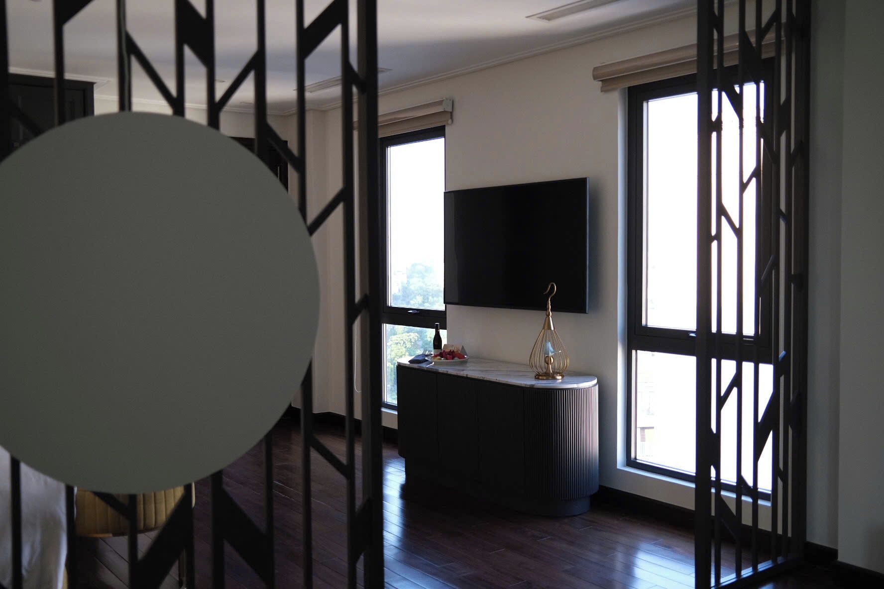 suite with city view | city view