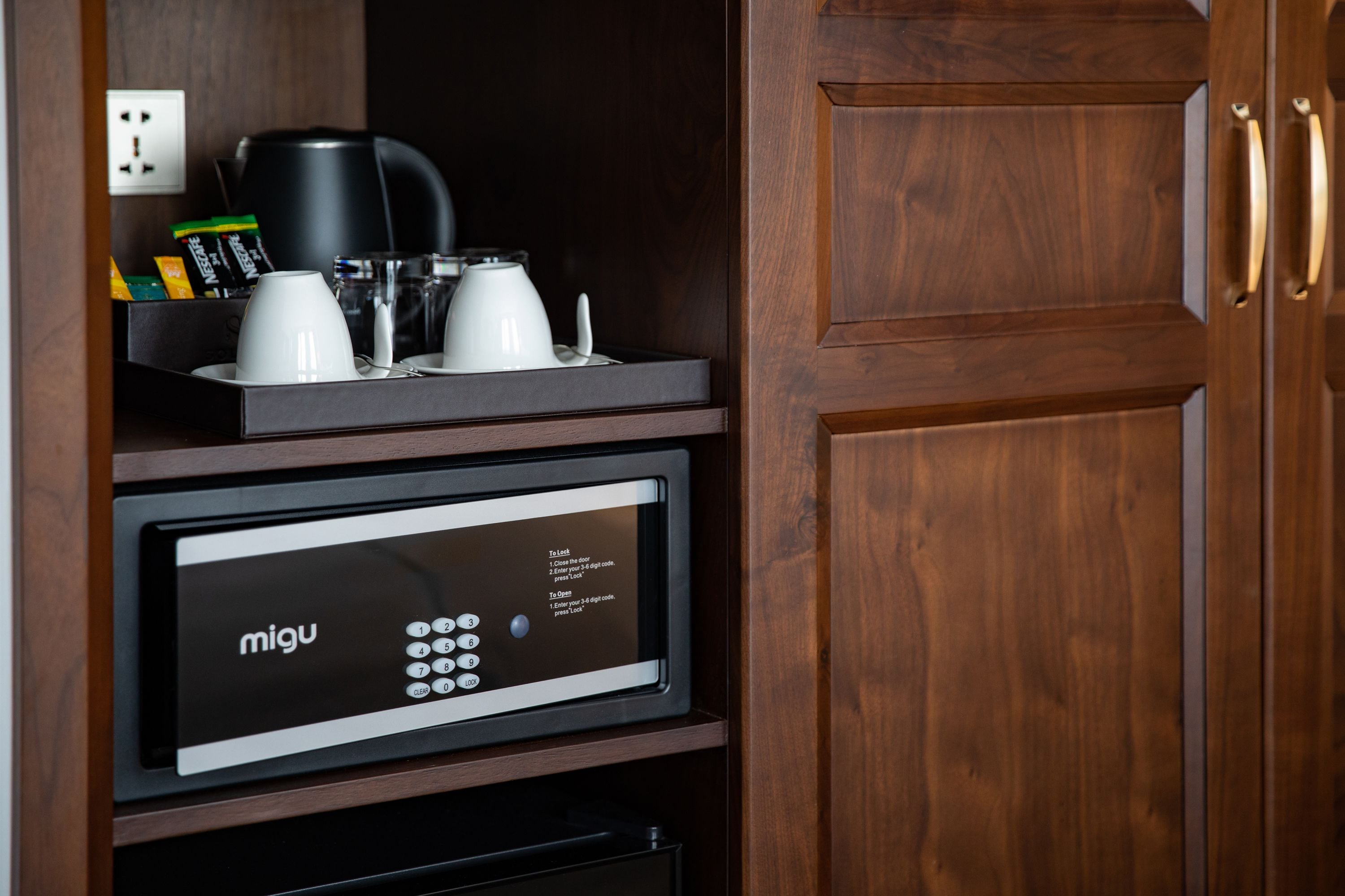 executive double or twin room, city view | coffee and/or coffee maker