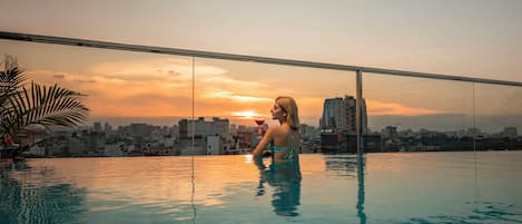Outdoor pool, pool loungers
