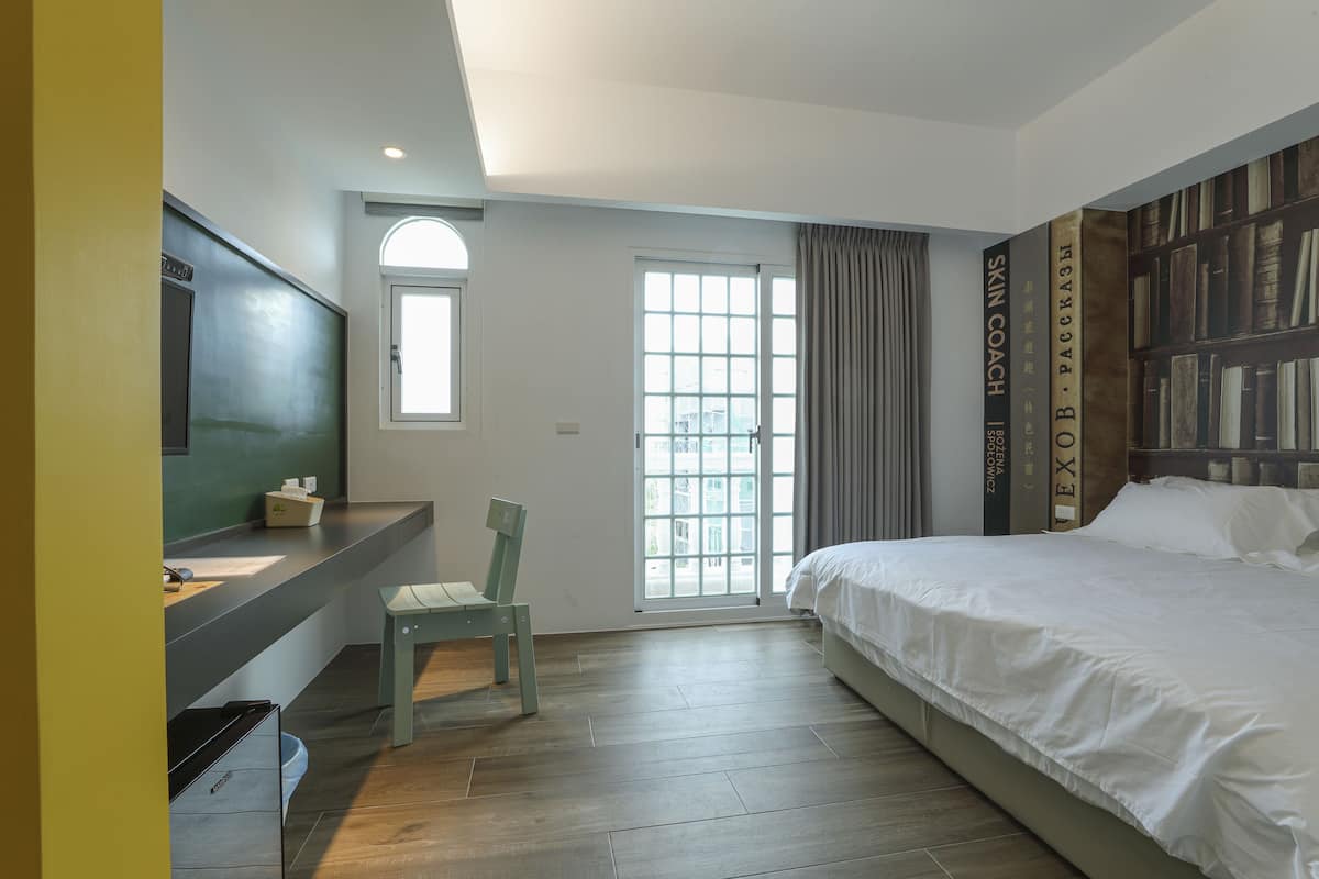 Kamar Double | Meja kerja, tirai kedap cahaya, dan tempat tidur lipat/tambahan