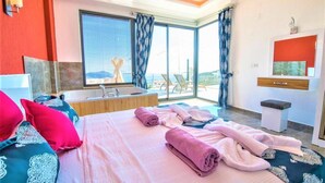 Villa | 2 habitaciones, decoración personalizada y muebles diferentes