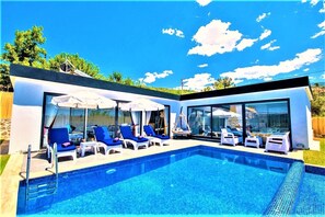 Piscine extérieure