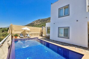 Outdoor pool - Villa Chester (Kas)