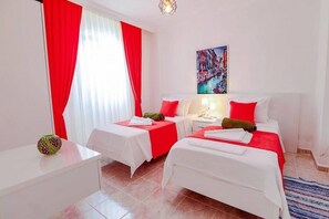 Villa | Décoration personnalisée, ameublement personnalisé, bureau