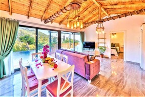 Villa | Living area | TV - Villa Rome (Kas)