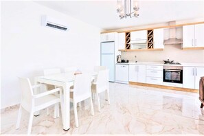 Villa | Private kitchen | Fridge, microwave, oven, stovetop - Villa Pai (Kas)