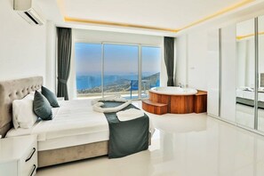 بديكورات فريدة لكل غرفة وطراز فريد لكل وحدة ومكتب وملاءات أسرّة