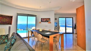 Villa, 3 chambres | Aire de séjour