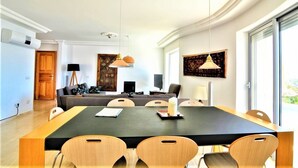 Villa, 3 chambres | Aire de séjour