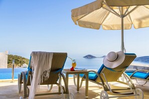 Sun deck