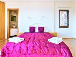 Villa | Zimmersafe, Bügeleisen/Bügelbrett, Bettwäsche