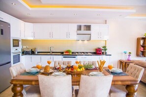 Villa, 3 Bedrooms | In-room dining - Villa Edam (Kas)