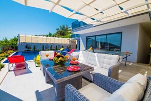 Villa, 3 Bedrooms | Terrace/patio