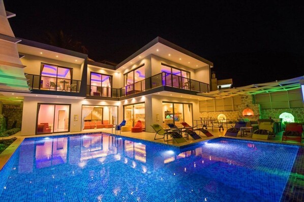 Front of property – evening/night