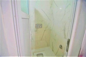 Apartment, 2 Schlafzimmer | Badezimmer