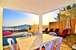 Villa, 3 Bedrooms | Terrace/patio