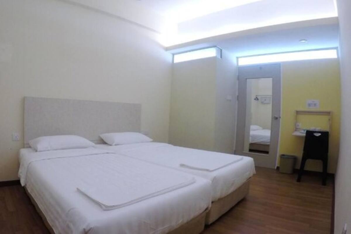 Standard Twin Room | Desk, iron/ironing board, free WiFi, bed sheets