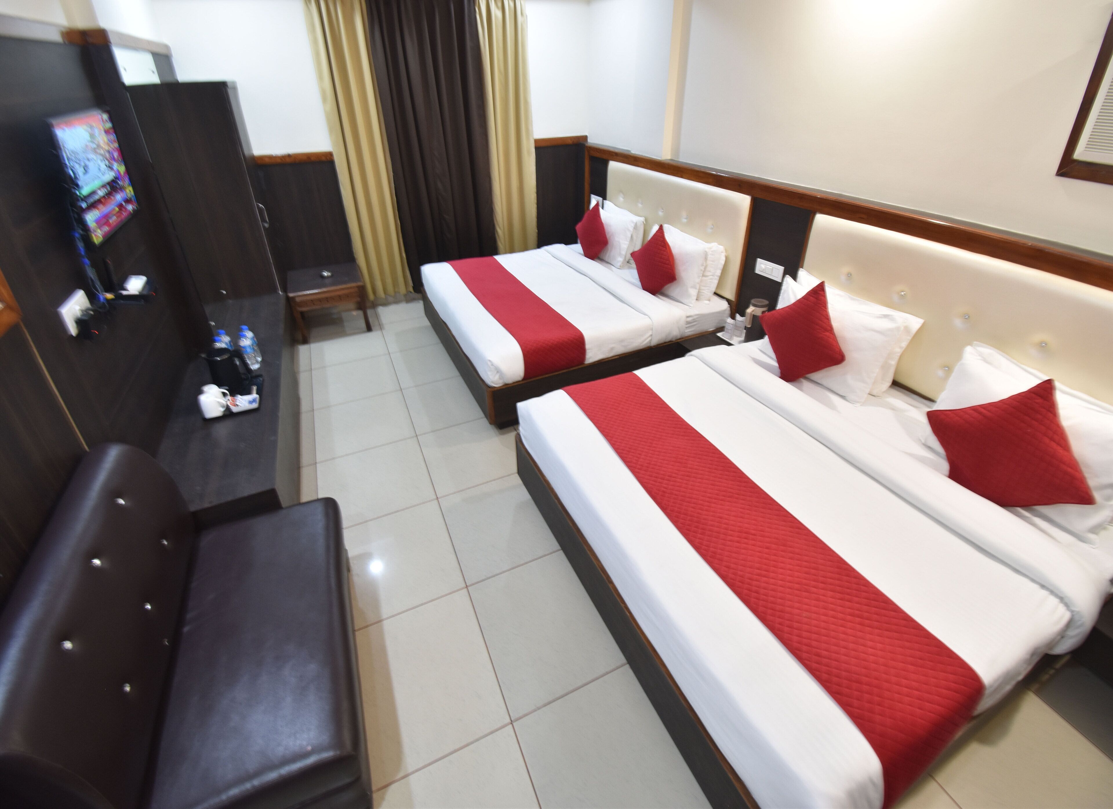 Family Room | In-room safe, iron/ironing board, free WiFi