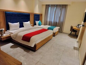 In-room safe, iron/ironing board, free WiFi - Hotel Vaishno Devi Heights (Reasi)