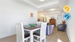 Interior - Dolphins Rest Fish Hoek Bay (Cape Town)