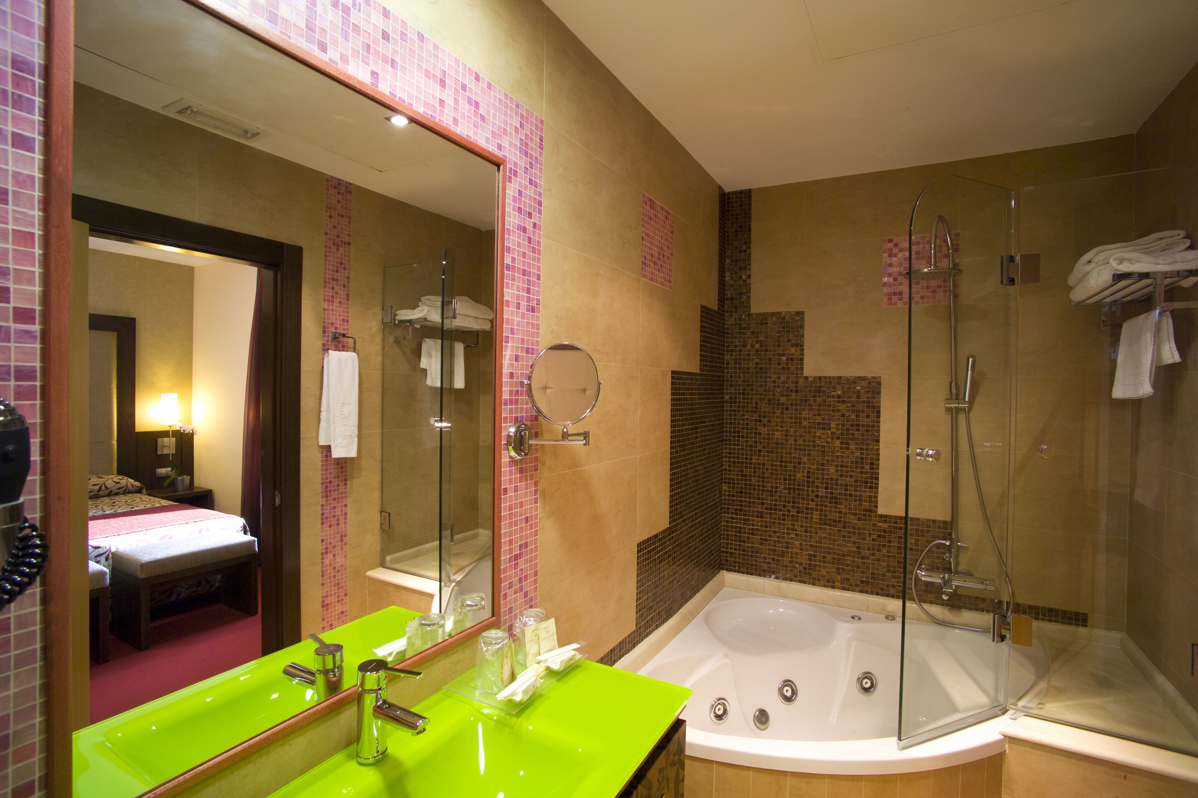 Chambre Double Supérieure | Baignoire à jets