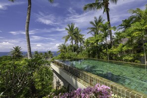 Outdoor pool, free cabanas, pool umbrellas - Villa Praison (Si Sunthon)