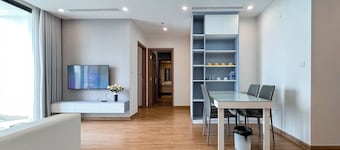 Luxury Apartment Vinhomes Skylake