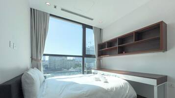 Luksusleilighet, 3 soverom, utsikt mot innsjø, tårn | Sengetøy av topp kvalitet, dundyner og memory foam-senger