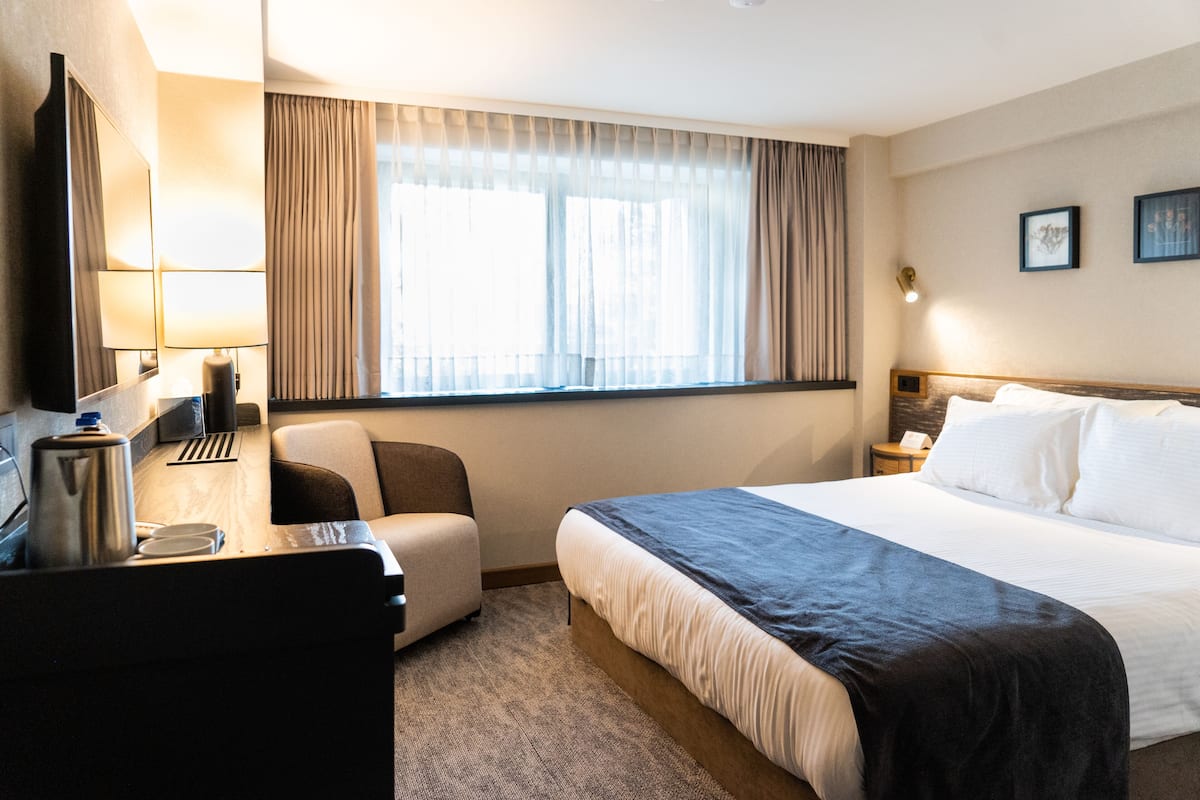 2 bilik tidur, peralatan tempat tidur premium, bar mini