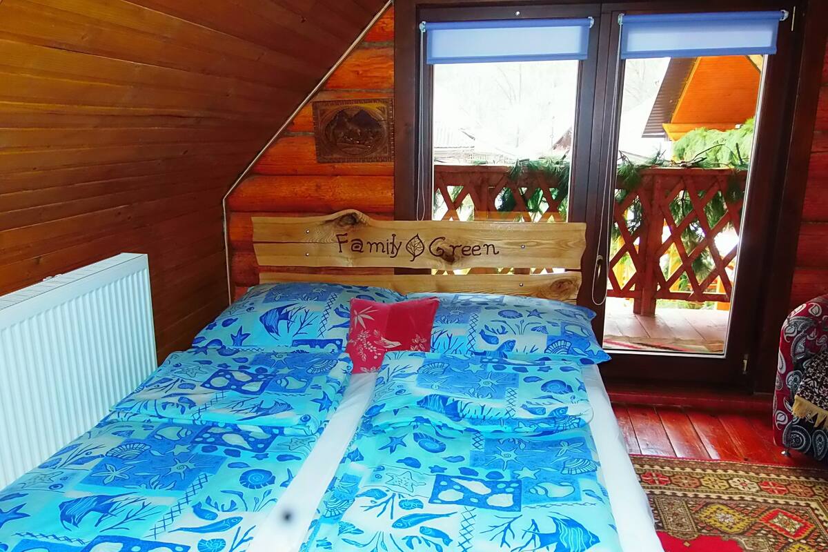 ChaumiĂšre familiale | 3 chambres, dĂ©cor unique, ameublement unique, rideaux dâobscurcissement