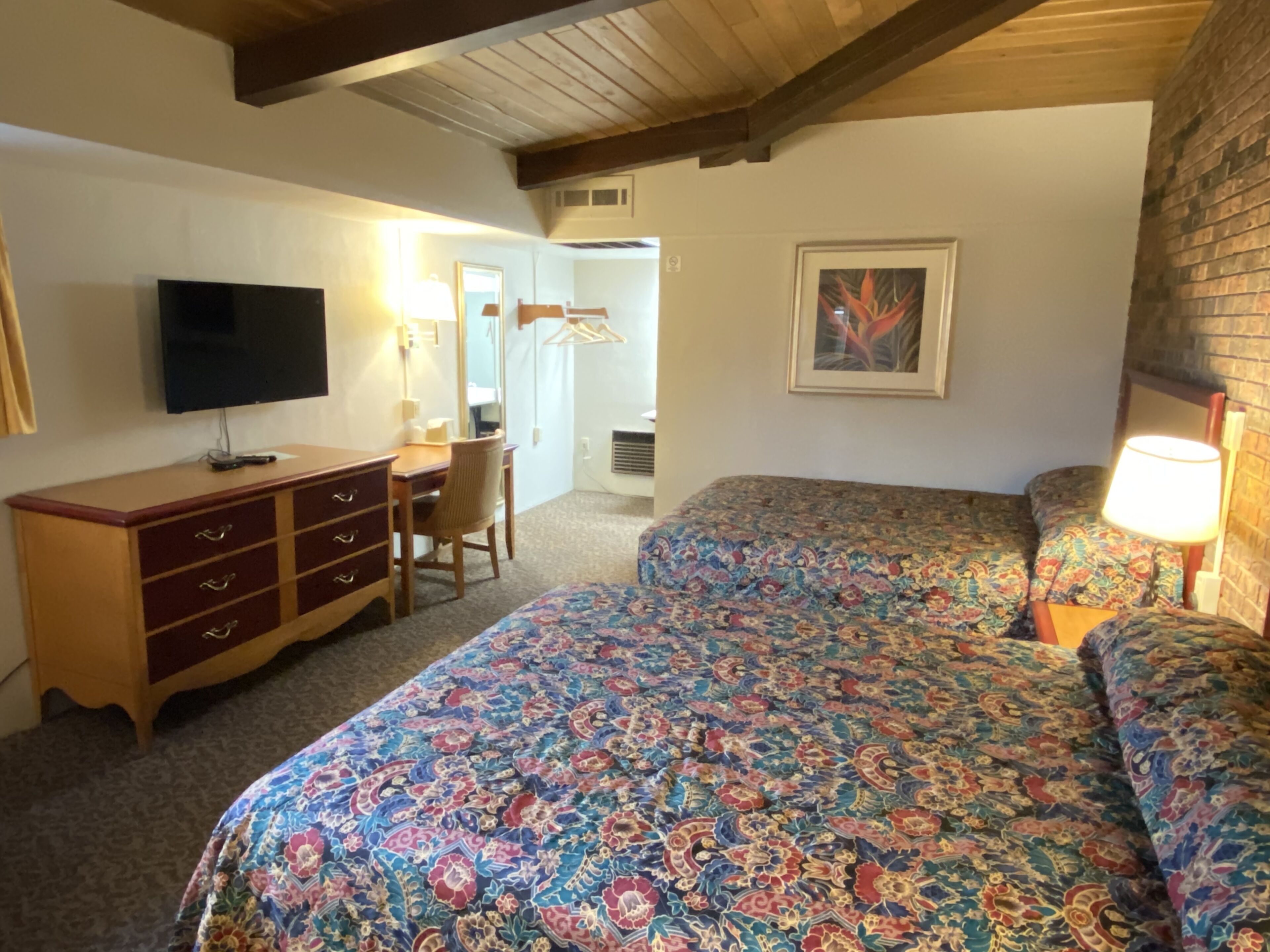 1 bedroom, desk, laptop workspace, blackout drapes